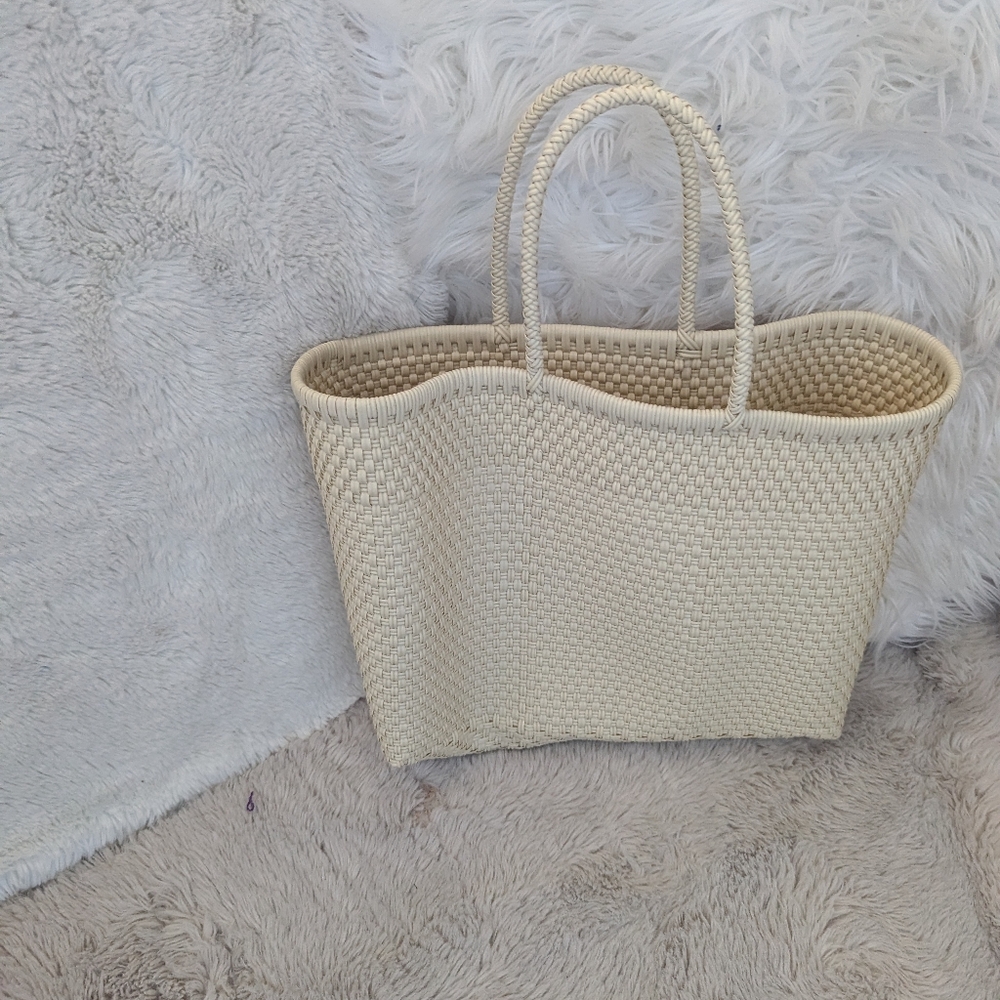 Handmade had woven bag